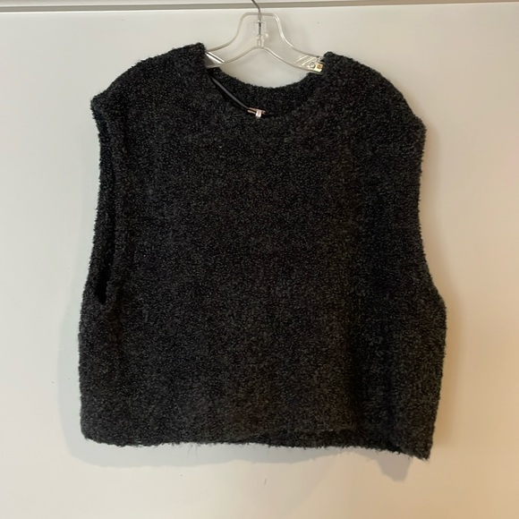 Free People Sweaters - Free People oversized boucle sweater vest / M / dark green and black weave